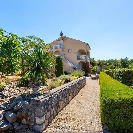 2 Bedroom Beautiful Apartment In Rasopasno Exterior photo