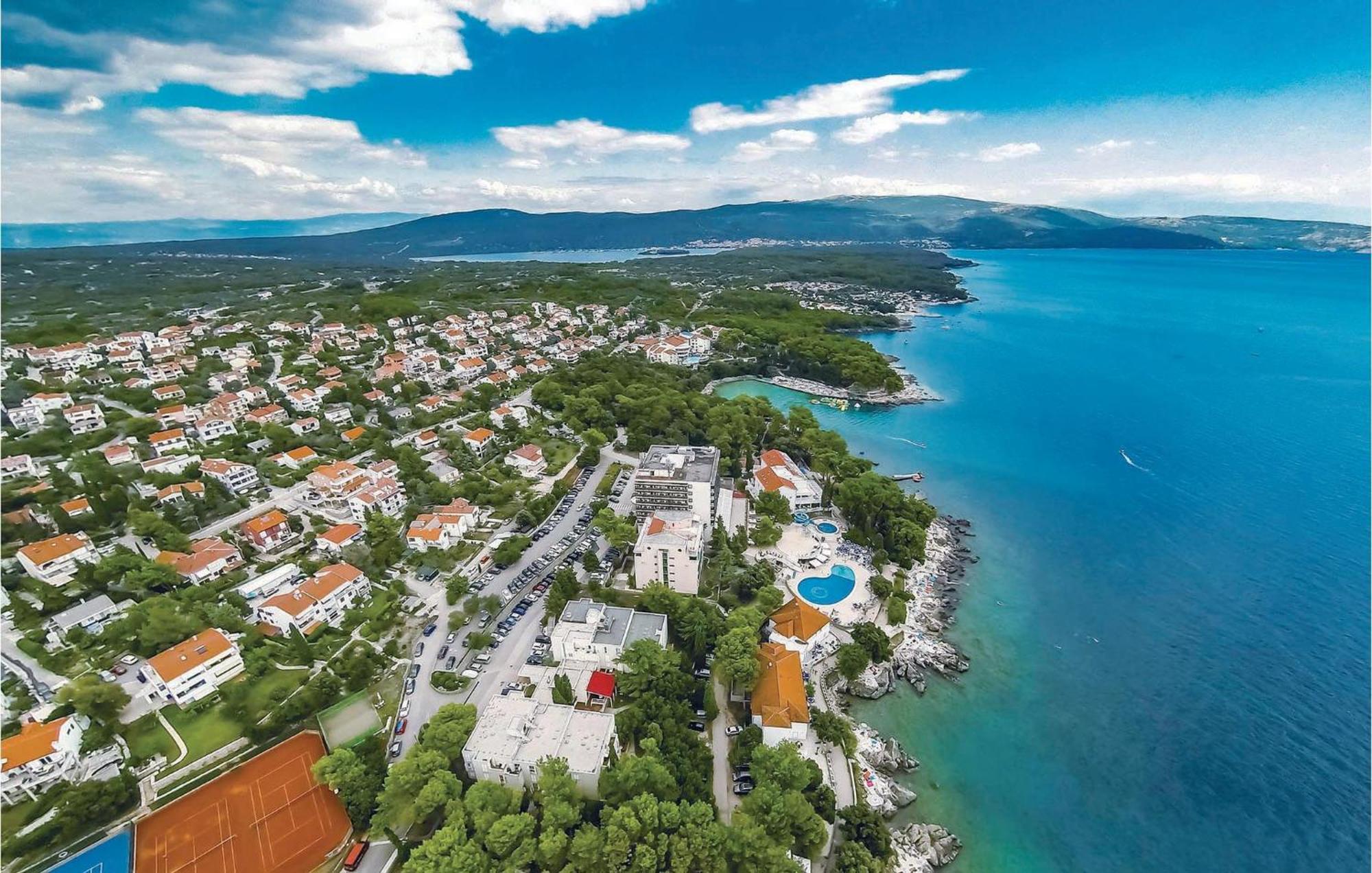 2 Bedroom Beautiful Apartment In Rasopasno Exterior photo