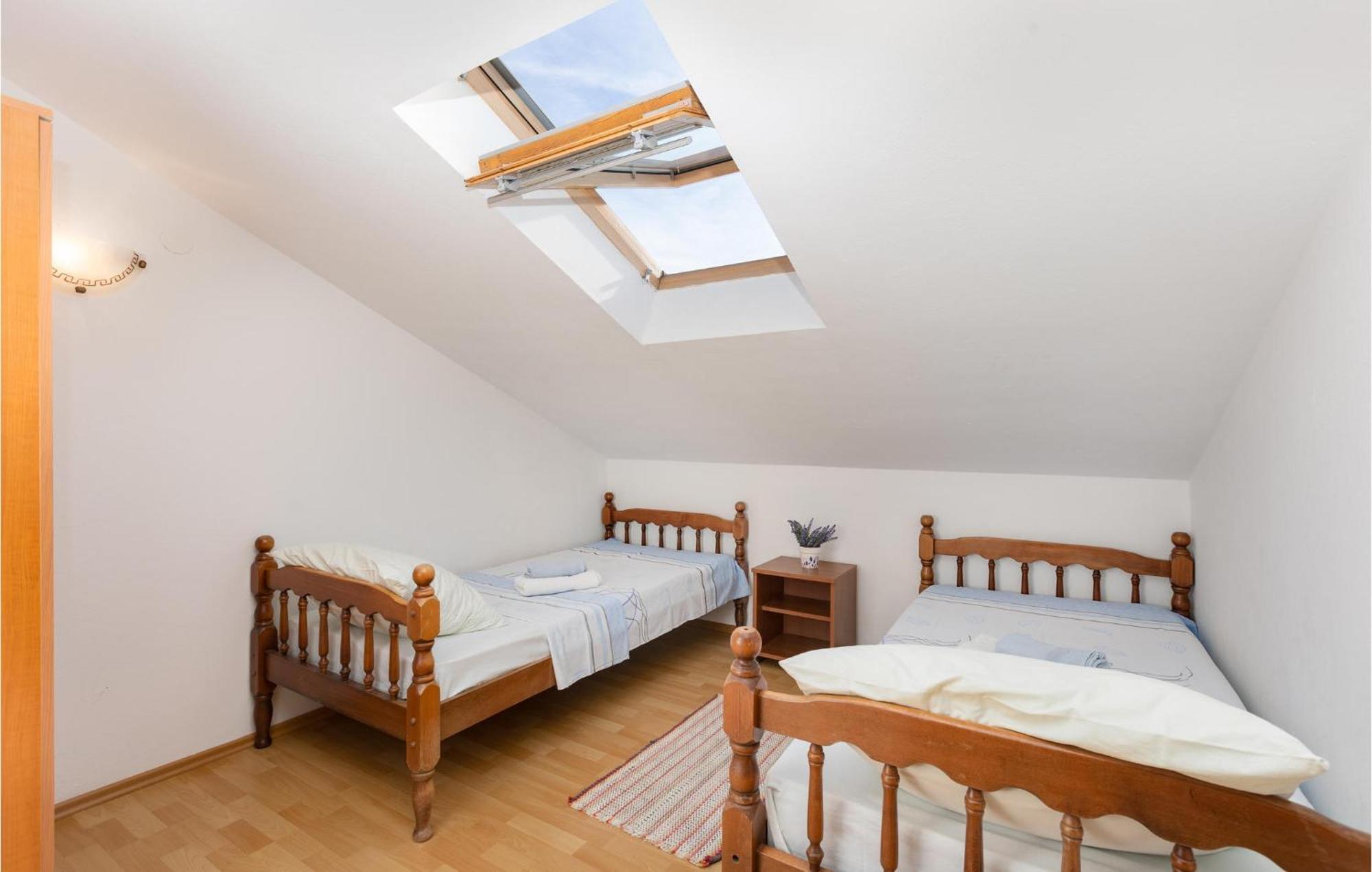 2 Bedroom Beautiful Apartment In Rasopasno Exterior photo
