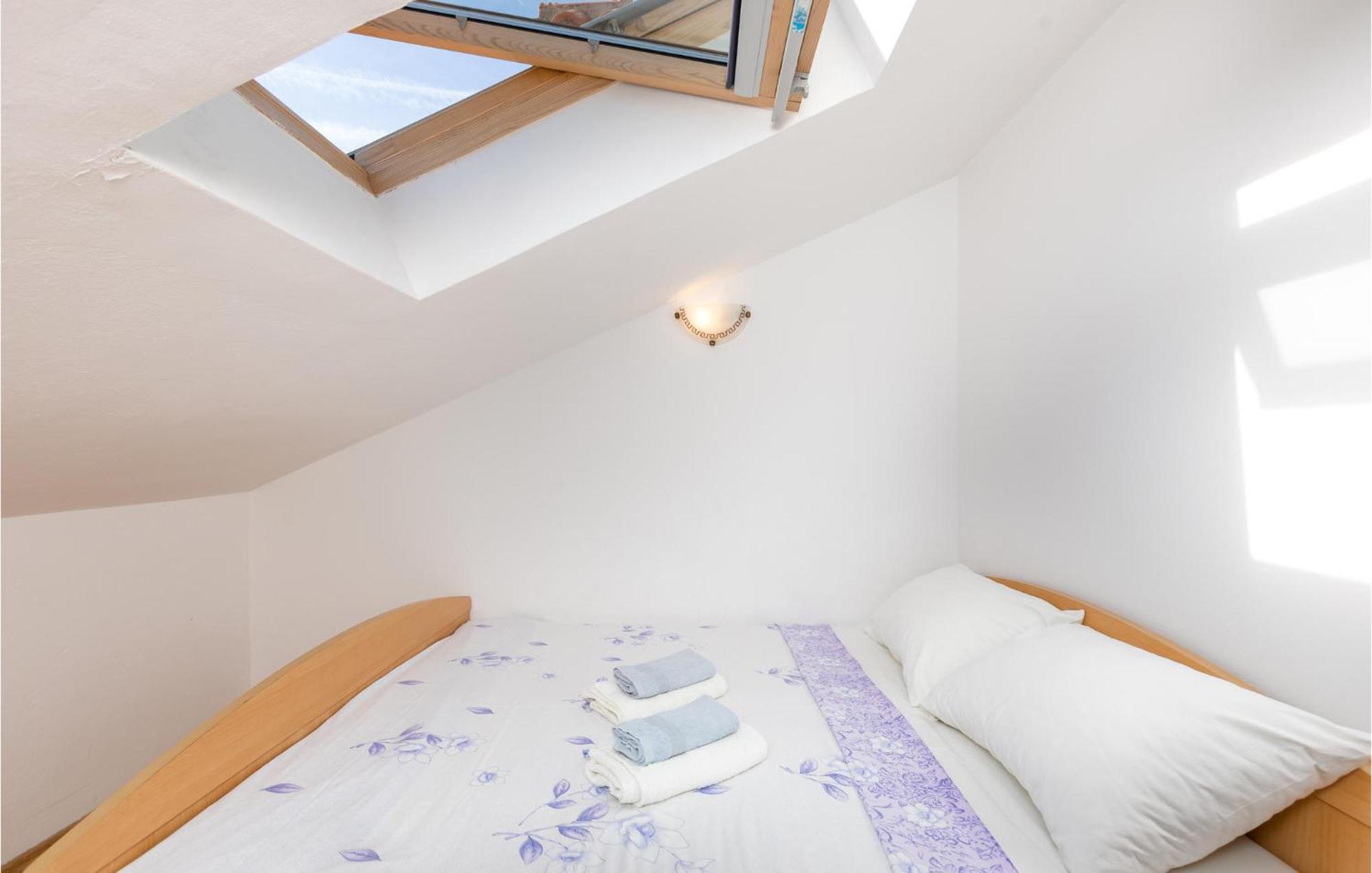 2 Bedroom Beautiful Apartment In Rasopasno Exterior photo